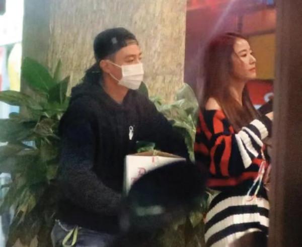 林心如女兒生日趴曝光！小海豚罕露臉被團寵，燙捲髮戴蝴蝶結好美