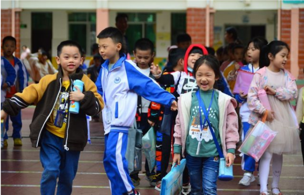 國足給全體家長上了新年第一課，形象地詮釋了&OpenCurlyDoubleQuote;雙減&rdquo;政策