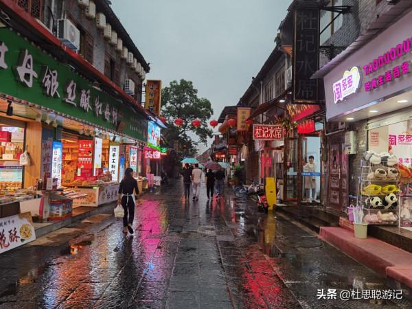漢EV自駕洛陽,市內免費的洛邑古城的夜景是不會讓你失望的 漢EV自駕洛陽,市內免費的洛邑古城的夜景是不會讓你失望的