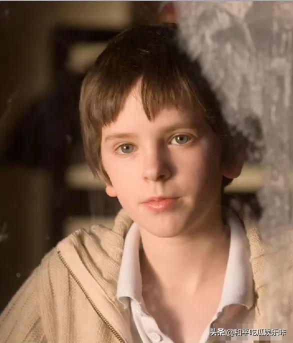 弗萊迪.海默結婚啦，這個從小帥到大的英國演員是人間妄想