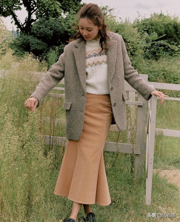 孔孝真最新照片釋出，各種保暖單品齊上陣，時尚感一點不輸小年輕