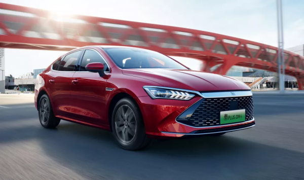 比亞迪秦PLUS DM-i、軒逸經典等領銜，省油又便宜的家轎考慮它們