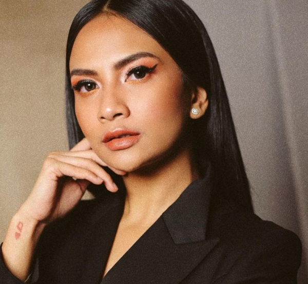 一路走好!28歲女星凡妮莎車禍身亡,同車老公慘死1歲兒子倖存 一路走好!28歲女星凡妮莎車禍身亡,同車老公慘死1歲兒子倖存