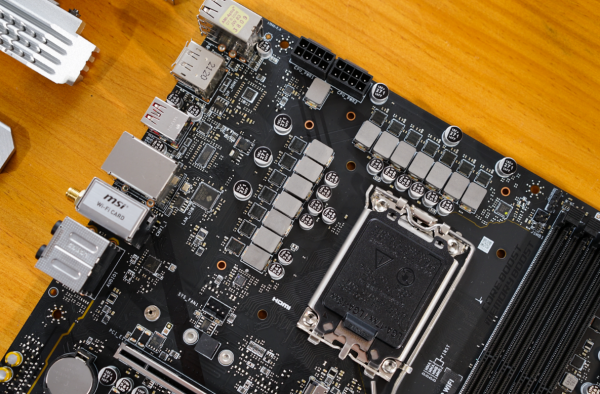 這就是12代平臺的紅利？i5 12500+微星B660平臺居然能跑分超130萬