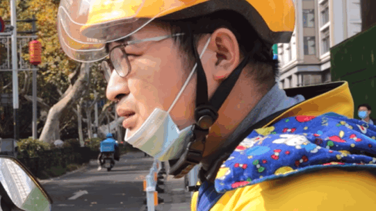 底層“奶爸”到底有多難? 底層“奶爸”到底有多難?