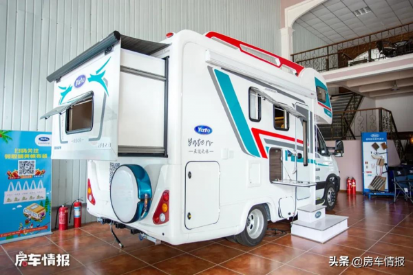 大品牌主流房車啥樣?空間夠大水電充足,6口人長途旅行也無憂 大品牌主流房車啥樣?空間夠大水電充足,6口人長途旅行也無憂