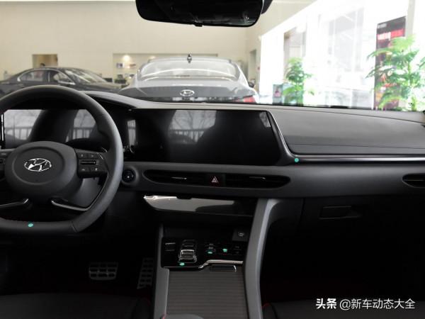 6.8L低油耗，B級合資車大空間，2.0T+8AT自動擋，實拍索納塔