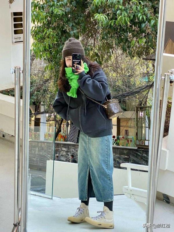 今年火了一種單品叫“復古牛仔裙”，簡約日常又百搭，照穿準沒錯