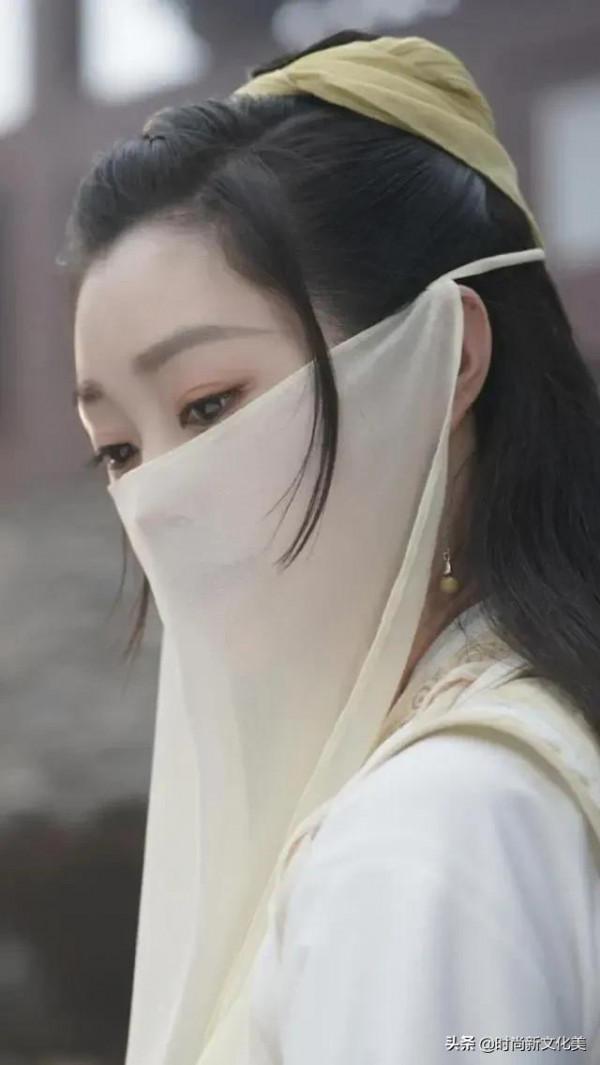 宋軼的氣質是與生俱來的，宋軼身上有種獨特的魅力和美麗