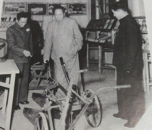 湖北一位農民進京遊玩，沒錢後想找毛主席借錢，他是什麼來頭？