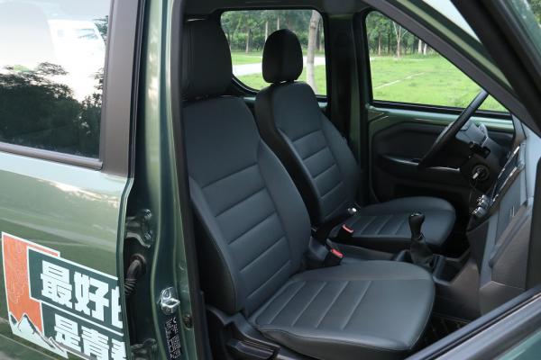 年輕人創業入場券 不到6萬家用/商用兼顧 試駕青春型皮卡五菱征途 年輕人創業入場券 不到6萬家用/商用兼顧 試駕青春型皮卡五菱征途