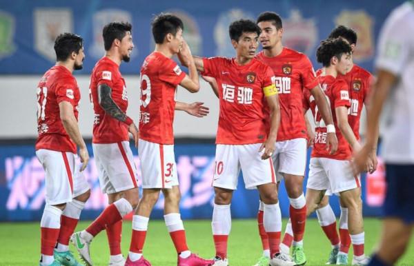 曝恆大徹底不玩了！欠薪3個月只發礦泉水，球員可以隨時解約走人