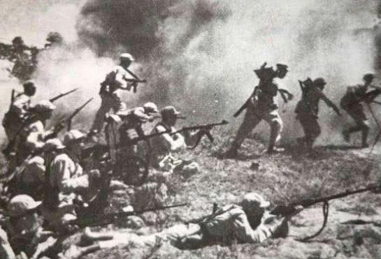 英雄秦鏡：隻身追殺五名鬼子，單挑日軍中隊長，總結出拼刺刀訣竅