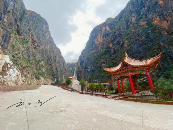 西藏昌都也有一座“文成公主廟”,藏在峽谷裡,知道的遊客還不多 西藏昌都也有一座“文成公主廟”,藏在峽谷裡,知道的遊客還不多
