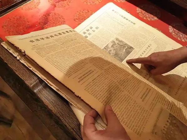 這些珍貴的報紙、書刊和圖片，讓我們回到了偉大的毛澤東時代