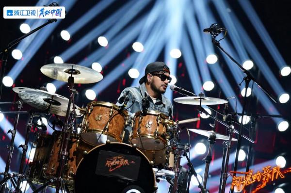 張楚的&OpenCurlyDoubleQuote;天真&rdquo;讓華少很尷尬，《閃光的樂隊》賽制被打臉