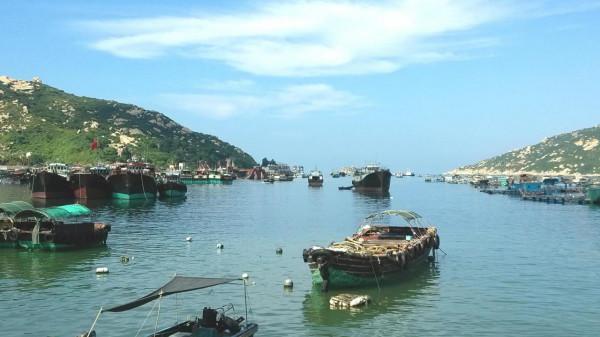 廣東經濟又好玩的海島體驗(烏篷船網魚+礁石邊海釣) 廣東經濟又好玩的海島體驗(烏篷船網魚+礁石邊海釣)