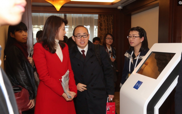 央視三姐劉芳菲照片美嗎?網友:美得不像話 央視三姐劉芳菲照片美嗎?網友:美得不像話