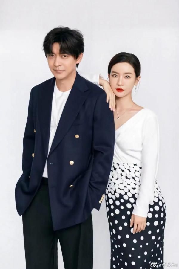 李晟和老公拍照！吐槽他一動不動！網友：張益達氣質拿捏的死死的