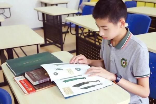 滬教材又出錯！上海2年級女生髮現一教材有誤！出版社已回應