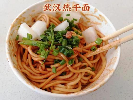 是食堂先動的手