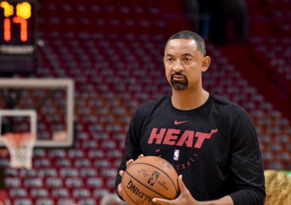 紙醉金迷？盤點NBA拿到大合同就低迷的球星：湖人多次成受害者