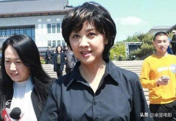 80年代女神明星朱琳，因飾演“女兒國王”爆紅，如今過得怎樣了？