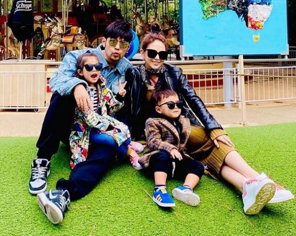 昆凌懷孕近6個月臉頰飽滿身材豐腴，將拍新電影，家庭事業兩不誤