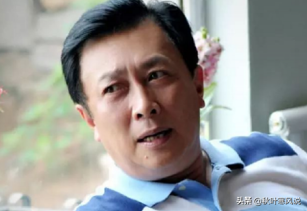 唐國強現身東北挖人參,期間細心幫人擦汗,沒有一點明星架子 唐國強現身東北挖人參,期間細心幫人擦汗,沒有一點明星架子