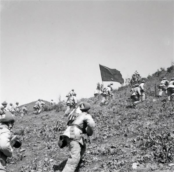 志願軍發明“隱身術”打法，500人幹掉2700人，美軍以為中國開掛