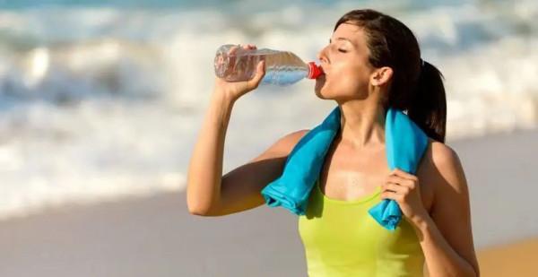 喝水能夠幫助減肥？喝多少？看這篇文章就夠了