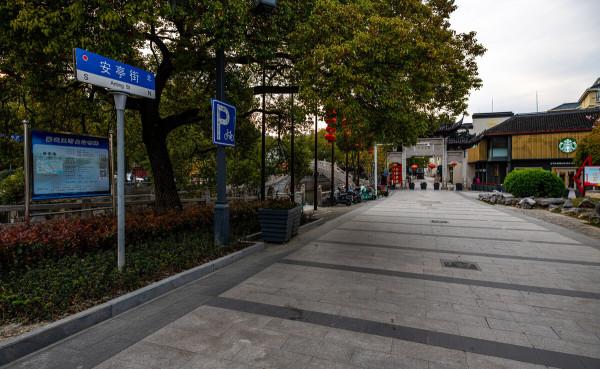 上海一條被摘牌的老街，整頓後仍未復牌，店鋪生意慘淡遊客稀少