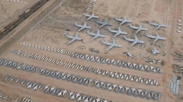 航空帝國的底蘊：實拍美軍飛機墳場數千架戰鷹沉睡待醒