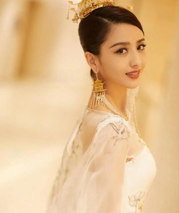 今年關注度最高的三對離婚明星,是戲子無情,還是另有隱情 今年關注度最高的三對離婚明星,是戲子無情,還是另有隱情