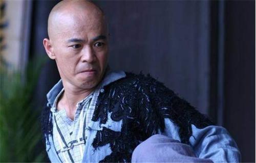 “鬼腳七”熊欣欣：一個月掙10年薪資，娶小3歲嬌妻，還進好萊塢