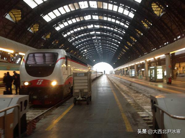 世界上最美的火車站——米蘭中央火車站(圖) 世界上最美的火車站——米蘭中央火車站(圖)