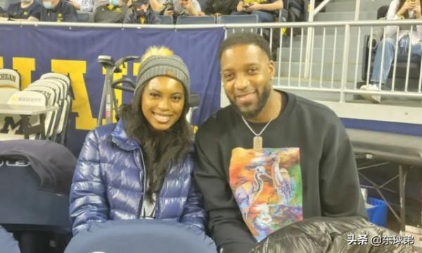 詹姆斯回擊濃眉受傷未攙扶，麥迪18歲女兒亮相，湖人名宿追瓦妮莎