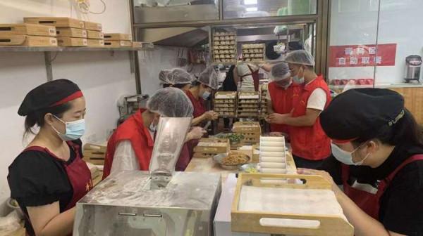 15年水餃店老師傅教你,怎麼做出好吃的豬肉玉米餡餃子 15年水餃店老師傅教你,怎麼做出好吃的豬肉玉米餡餃子