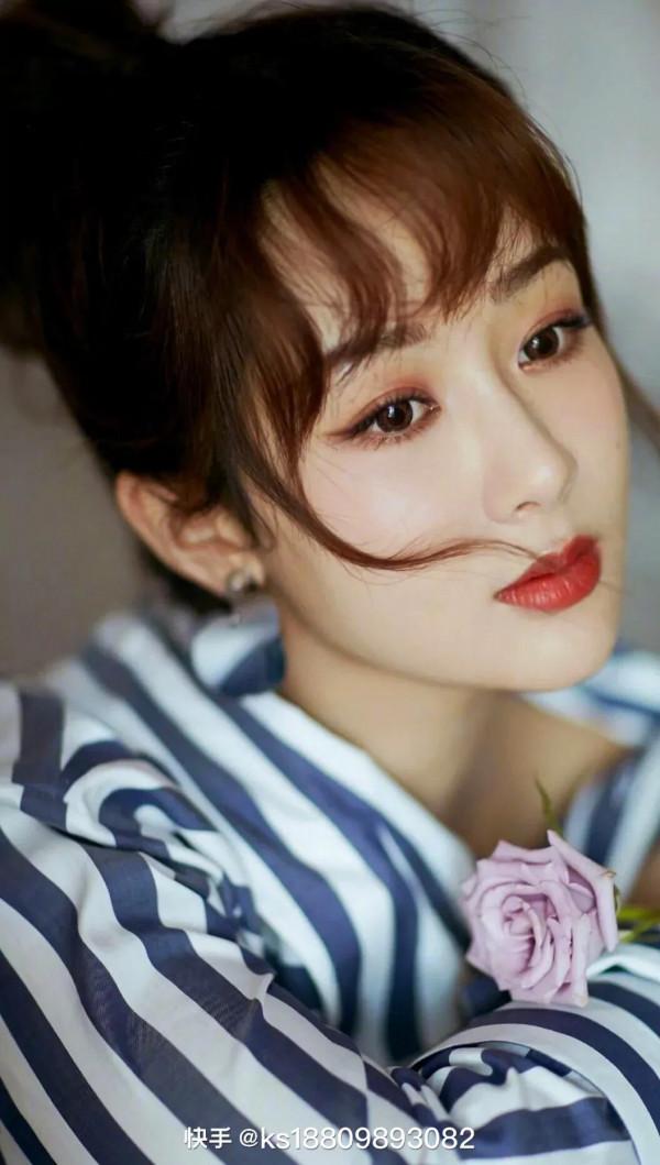 女星集圖：楊紫