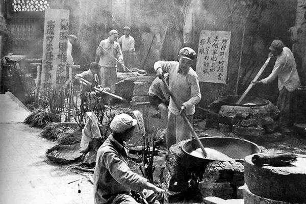 1951年彭德懷與主席臥房密談，周總理帶頭拍板，扭轉抗美援朝戰局