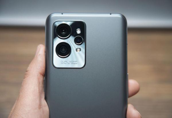 2K直屏旗艦級水桶機 realme真我GT2Pro緞黑測評