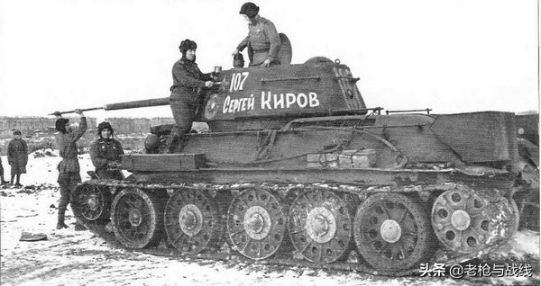 車尾巴上的大箱子是幹什麼用的?閒扯T-34的附加油箱及類似附件 車尾巴上的大箱子是幹什麼用的?閒扯T-34的附加油箱及類似附件