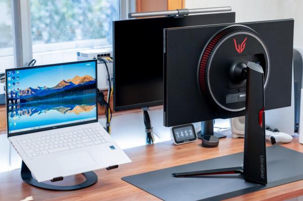 PS5 雙屏桌面搭建指南：LG 27GP950 + LG 27UN880