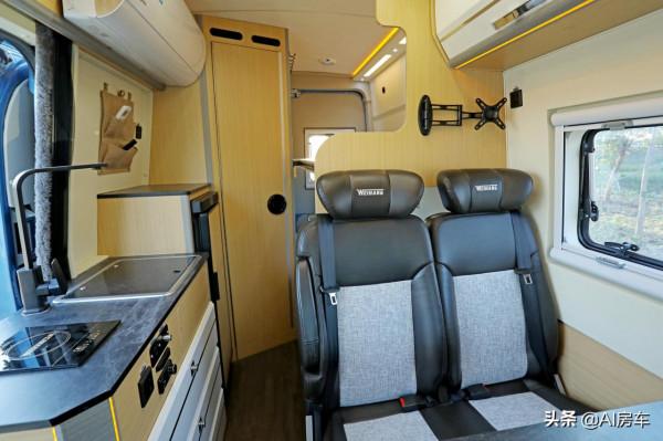 B型車上也能容下2室1廳？霸氣沉穩，還省油，老兩口輕鬆用的V590