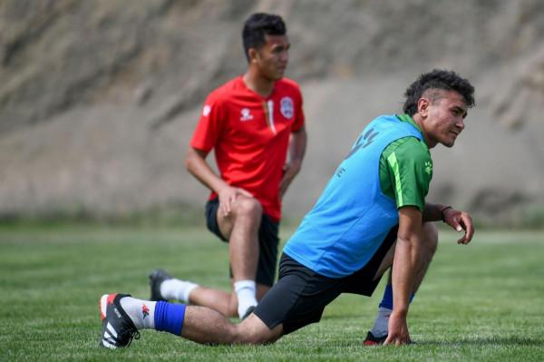 再戰日本男足，李霄鵬是否應當招入努爾飛腿？就是那個網紅