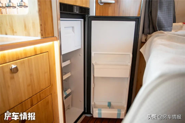 4座4臥的阿娜亞房車,帶12度電和350L水,還用竹子做傢俱真牛 4座4臥的阿娜亞房車,帶12度電和350L水,還用竹子做傢俱真牛