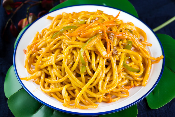 炒麵,切忌煮好直接炒,記住多做2步,炒麵爽滑勁道,不碎不粘連 炒麵,切忌煮好直接炒,記住多做2步,炒麵爽滑勁道,不碎不粘連