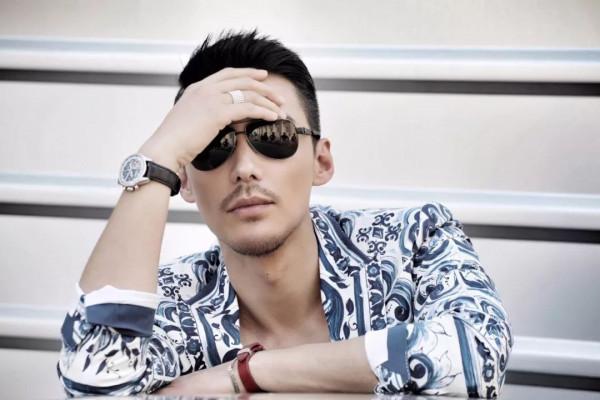 50歲胡兵走秀狀態佳,喜歡孩子卻始終未婚,公開表示遺憾錯過瞿穎 50歲胡兵走秀狀態佳,喜歡孩子卻始終未婚,公開表示遺憾錯過瞿穎