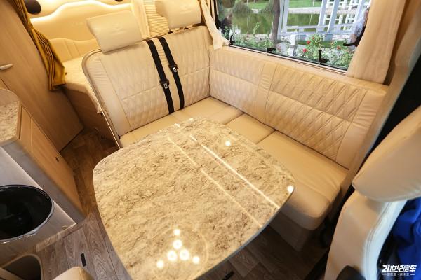 什麼叫“四季房車”：雙層地板，極限防凍！朗宸C60房車
