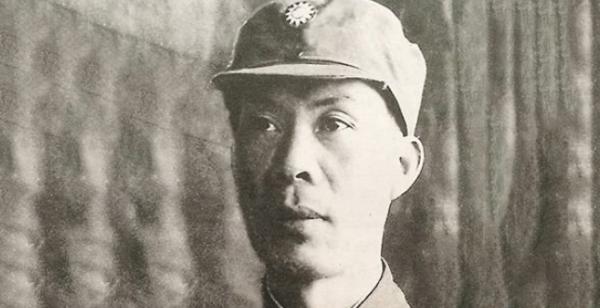 開國上將半夜上廁所，看到夜空劃過一束光，火速下命令：起床撤退